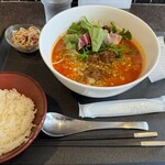 Shaotsu Xaiidhie - ランチの担々麺にライス