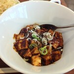 Asian Dining FOOD EIGHT - 麻婆豆腐の量が少ない！？すぼまった丼に入っているからそう見えるだけ、と思いたいです(^_^;)