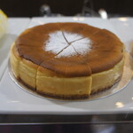 ホテルニューオータニ幕張 ザ・ラウンジ - 豆乳バスクチーズケーキ