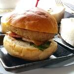 ホテルニューオータニ幕張 ザ・ラウンジ - ベーコンビーフチーズサンド