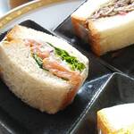 ホテルニューオータニ幕張 ザ・ラウンジ - スモークサーモンサンドイッチ