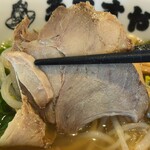 東京おぎくぼラーメン ゑびすや - チャーシューリフト
