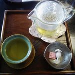 千茶庵 池がや - だったんそば茶（400円）