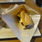 Marunouchi Happ. Stand & Gallery - あんバターサンド