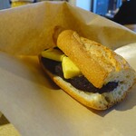 Marunouchi Happ. Stand & Gallery - あんバターサンド