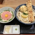 難波千日前 釜たけうどん - 