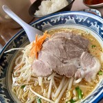 らーめん めん丸 仁戸名店 - 味噌ラーメン　普通麺　850円