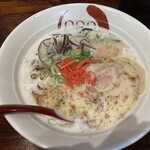 六文亭 - 豚骨ラーメン770円