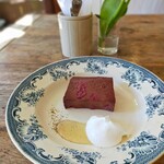 カフェ リヒト - フランボワーズのショコラテリーヌ　650円　ねっちり濃厚♡