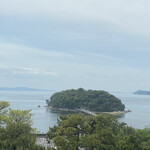 Kafe Raunji Ando Ba- Azeria - 三河湾の江の島が見える
