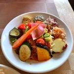 Vegetable Kitchen Uuma - 国産豚肉のプルドポークのタコライス＆ベジ盛りプレート。1870円