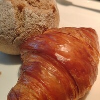 ジョバーノ - ミニクロワッサン　ライ麦パン