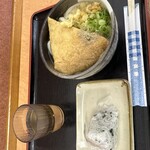 Momoyamatei - キツネうどんとワカメご飯のおにぎり^o^