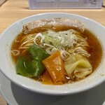 生わんたんらぁめん専門店 赤黄緑 - 魚介生わんたんらぁめん