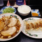 尾道らーめん 三公 - ぎょうざセット