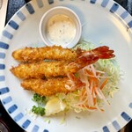 グルメ＆コーヒー 舶来屋 - 大きな海老フライ