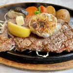 グルメ＆コーヒー 舶来屋 - ガーリックステーキ