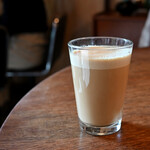 FUGLEN TOKYO - カフェ・ラテ(Double)@税込690円│日曜13:57頃訪問→14:07頃オーダー