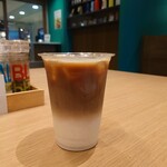 CAFE KALDINO - カフェオレ COLD S、390円。