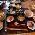 嵯峨沢館 - 豪華な朝食