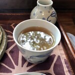 月与の童屋 - そば湯に映えた緑　美しい