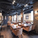 BLAダイナー - 2名～12名様までのゆったりテーブル席空間。