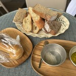 RITUEL - 食べ放題パン3種類と岩塩・オリーブオイル、ワンちゃんパン