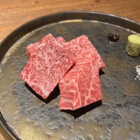 和牛とタン 焼肉 とみ 新橋本店 - 
