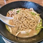 中国料理 北京館 - 麺の状態。細麺ツルシコ舌触り、喉越しは好みのタイプ♪