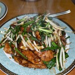 金石餃子店 - 料理写真:レバニラ　肉こんな柔らかいの初めて、味しっかりで美味しい。