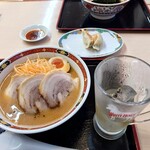 うまいめんくい亭 - 料理写真:辛ネギ味噌チャーシュー麺　1180円
