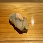 鮨 歴々 - カワハギの握り