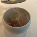 メイ - 3.フォアグラのポワレ、六子と赤茄子のグリル、赤大根、リンゴ。