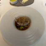 メイ - 5.甘鯛のヴァプール、茗荷、シラスネギ、春キャベツ、そら豆、魚の出汁と白ワインのソース。