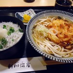 居酒屋 新川河岸 - 日替わりの「かき揚げうどんとしらす丼」780円也。