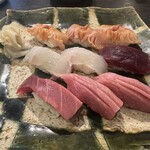 Osushi Usami - 大トロ、中トロ、赤身、ヒラメ、赤貝