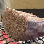 炭火焼肉 日本橋イタダキ - 3代目が焼きながら色々解説、話も肉もうまい！