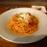 OSTERIA udagawa - ソーセージとピーマンと玉葱のトマトソース・スパゲッティーニ