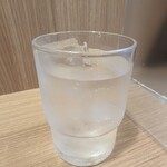 洋食屋 せんごく - お冷や