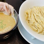 紅ズワイガニらぁ麺 まるはち屋 - 