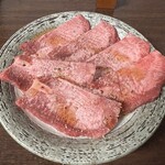 炭火焼肉 超世界 - 特上タン