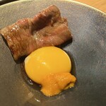 すすきの焼肉きらく - ロース　雲丹卵黄ソース