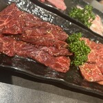 Kuroge wagyuue yone goyakiniku ariran - 