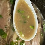 前橋とんこつ 味楽留 - 豚骨スープ