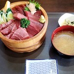 宅配弁当・食堂 たばご屋 - 小鉢とあら汁でした!