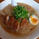 しなとら - 味噌カツラーメン(1,030円)