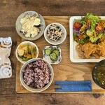 カフェ アルターナ - 麹ランチとサービスのかりんとう…あれ、上下反対だ