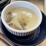 はま寿司 - 焼津産かつおだしの。特製茶碗蒸し　※全体にすが入っていて舌触りが茶碗蒸しにあるはずのツルッと感がなくかなり違和感がありますが味付け自体は美味しいです。自分の好みではないですが。。。