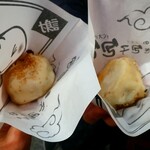 台湾の焼き包子 包包亭 - 肉包(ロウパオ)：肉入り焼きパオズ200円