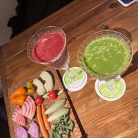 やさいの王様 銀座店 - ★★★★スムージー★★★★
                    コーストは別にオーダーしましたが
                    冷えている状態でも、冷えがなくなってしまってもすごく美味しかったです！